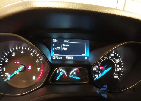 2018 Ford Focus Se z USA, uszkodzony, nr VIN 1FADP3K2XJL217512